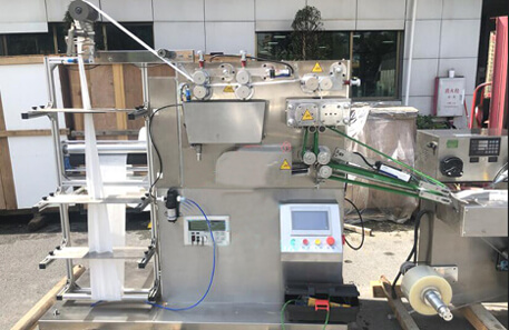 Small Model Automatic Single Sachet Wet Wipes Machine Price